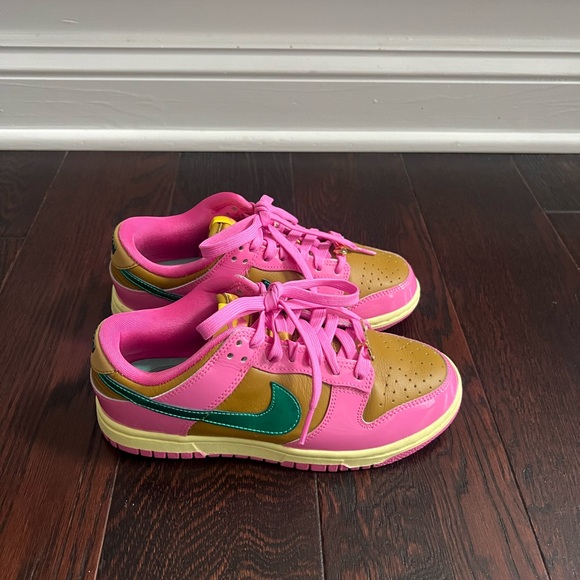 Parris Goebel Nike Dunks Size 5 - Picture 2 of 7